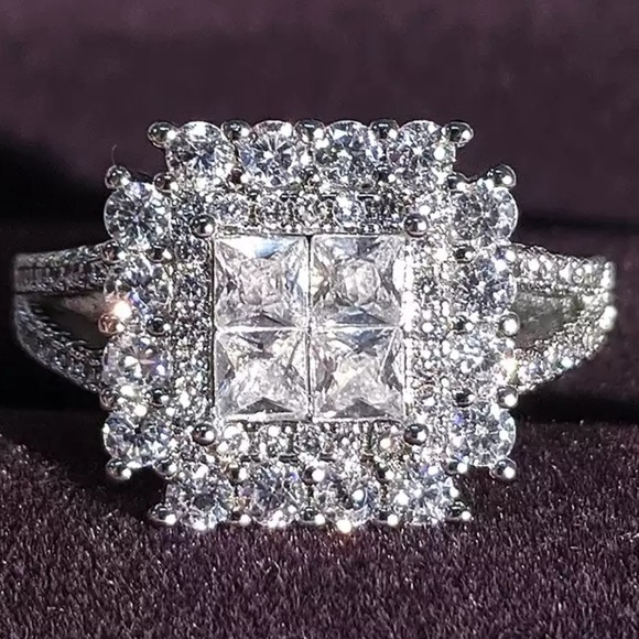 Silver Square Shape Ring - Picture 3 of 5